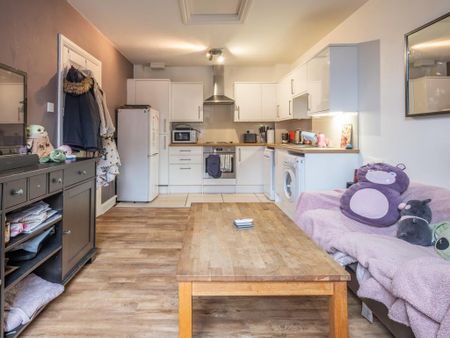 2 bedroom apartment to rent - Photo 4