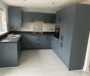 3 Bed Semi-Detached House, Doretti Close, CV6 - Photo 1