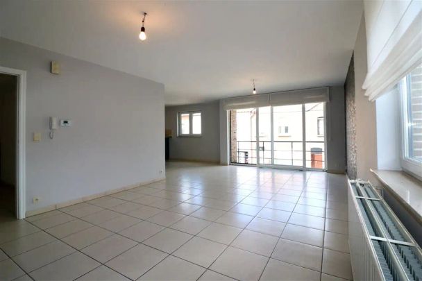 Appartement met 2 slpk., grote garage en terras, rustige ligging - Photo 1