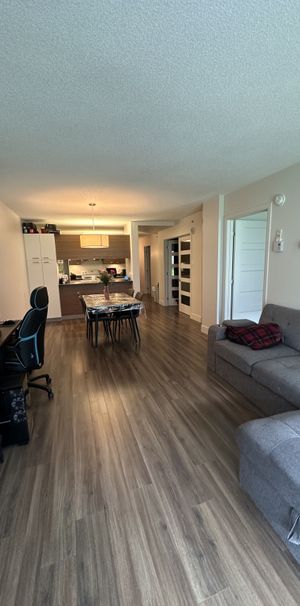 Appartement 3 1/2 + Bureau - Photo 1