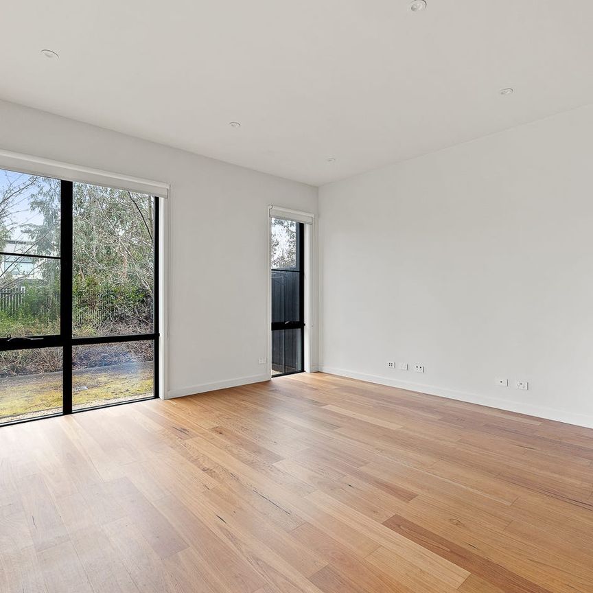 Premium Family Living in Prestigious Tullamore Estate - Photo 1