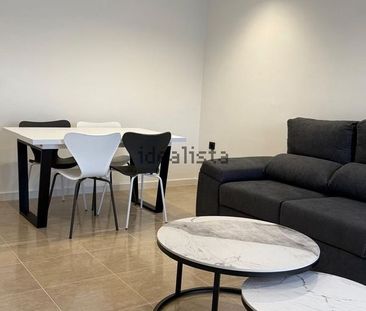 Alquiler de piso en Calle General Bañuls, 16 - Photo 2