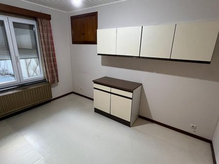 Ruim appartement in het centrum met 2 slaapkamers en lift. - Photo 2