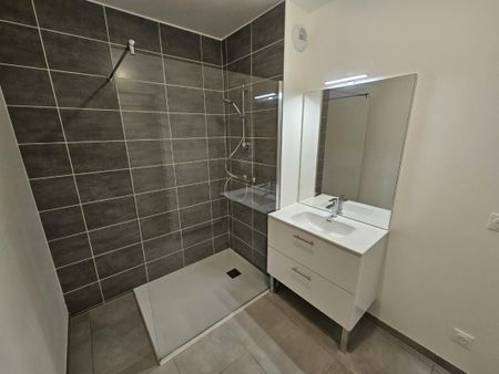 Location Appartement 3 pièces 74m² CHAMBERY 73000 - Photo 4