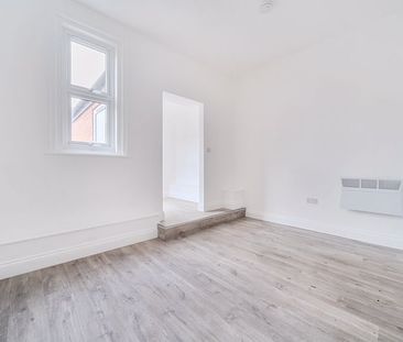 High Street, Godalming - 2 bedrooms Property for lettings - Seymours - Photo 5