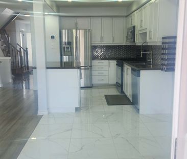 For Lease - 127 Donald Bell Drive, Hamilton, Ontario - Photo 4