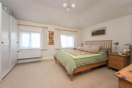 2 bedroom semi-detached house to rent - Photo 3