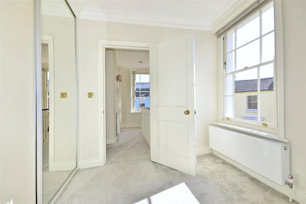 4 bedroom end of terrace house to rent - Photo 1