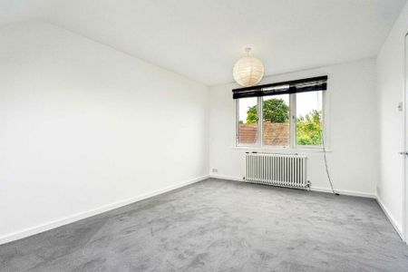 4 bedroom terraced house to rent - Photo 3