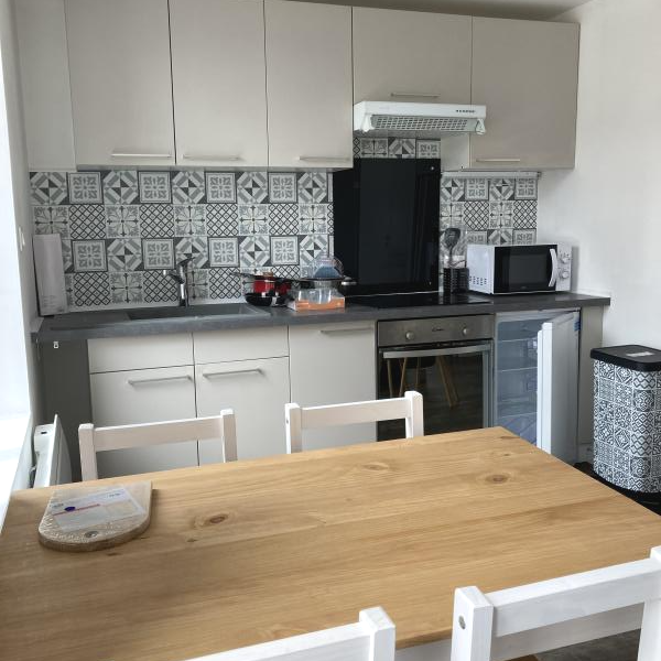 APPARTEMENT TYPE 2 MEUBLÉ situé à 2 MIN DE LA GARE chauffage compris - VISITE VIRTUELLE - Photo 1