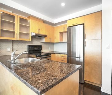 Le 400 Sherbrooke Ouest is located a few steps away from Montreal's... - Photo 4