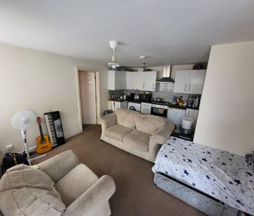 1 Bed Flat, Adelaide St, LU1 - Photo 1