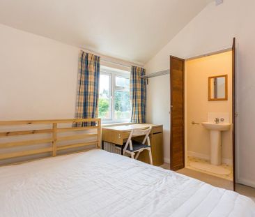 2 bedroom semi-detached house to rent - Photo 5