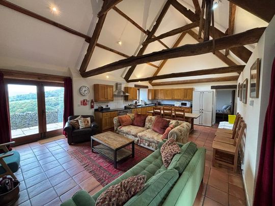 4 bedroom property to rent - Photo 1