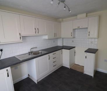 3 bedroom semi-detached house to rent - Photo 6