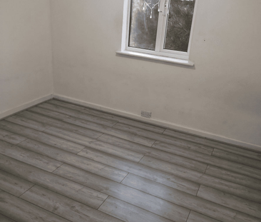 Aluric Close, Grays, RM16 - Photo 4