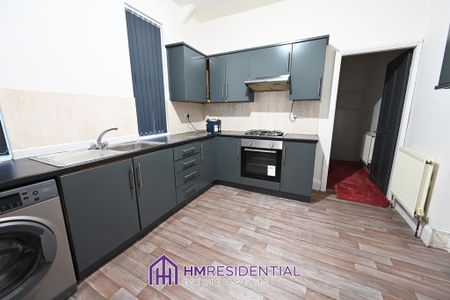 3 bedroom flat to rent - Photo 5
