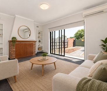 Comfortable Two Bedroom Home - Photo 1