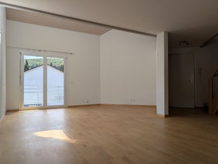 4.5-Zimmer-Maisonettewohnung mit Galerie und Balkon in Ziefen - Photo 3