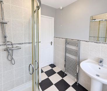 3 bedroom semi-detached house to rent - Photo 4