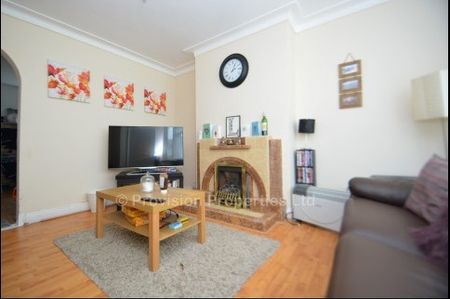 2 Bedroom Houses Rent in Leeds - Photo 3