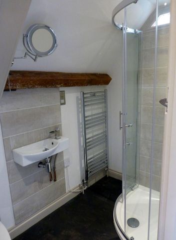 3 bedroom semi-detached house to rent - Photo 4