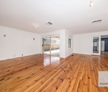 Magnificent Family Living at 22 Magnus St, St Albans - Photo 1