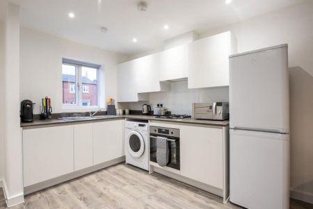3 bedroom serviced apartment to rent - Photo 4