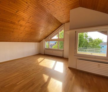 *Frisch renovierte 2.5-Zimmerwohnung im Dachgeschoss* - Foto 6
