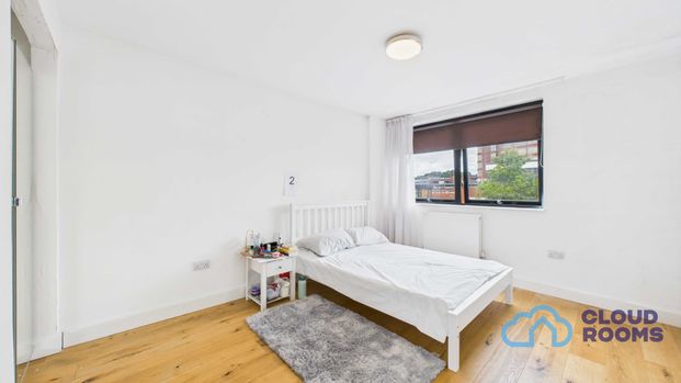 RM2 Westmead | Farnborough | GU14 7SG - Photo 1