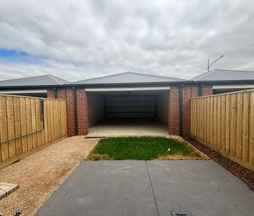 19 Selma walk, Donnybrook, Vic 3064 - Photo 3