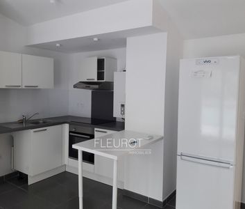 Location Appartement 2 pièces 43m² LA CIOTAT 13600 - Photo 5