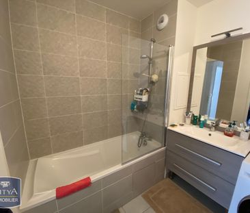 Location Appartement 3 pièces 62m² NEUILLY SUR MARNE 93330 - Photo 2