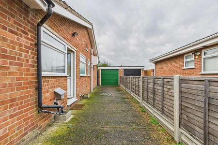Caudle Avenue, Lakenheath, IP27 - Photo 4