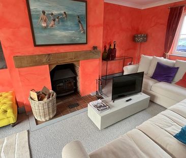 4 bedroom semi-detached house to rent - Photo 2