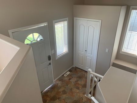 AMAZING FULL HOUSE in Deer Park! PETS OK ~ fully fenced yard! - Photo 2