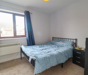 2 bedroom semi-detached house to rent - Photo 5