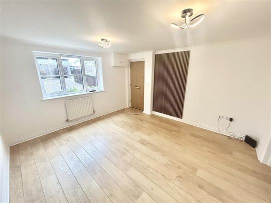 Liquid error: internal, Southampton - Photo 1