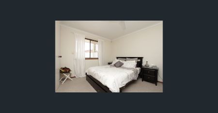 Charming 3 Bedroom Duplex in Stirling - Photo 4