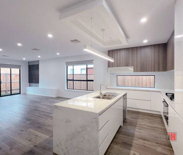 Stylish Family Home for Rent in a Prime Location - Photo 5