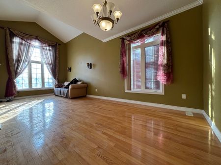 For Lease - 96 Morisot Avenue, Vaughan, Ontario - Photo 3