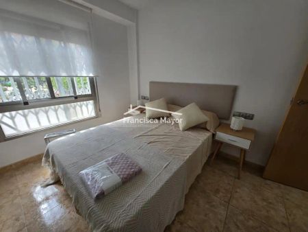 Valencia - Photo 2
