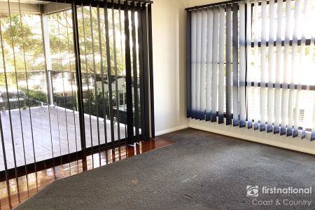 Modern 3 Bedroom Townhouse - Photo 2