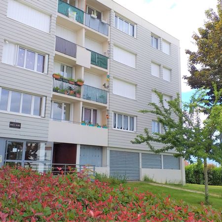 TILLIERES SUR AVRE - T4 de 80 m² - Photo 4