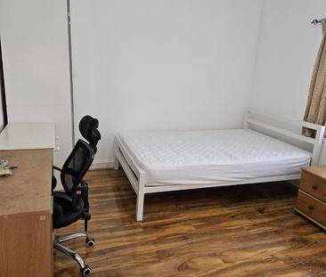 Room in a Shared Flat, Eastern Avenue, IG2 - Photo 2