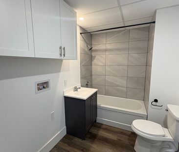 4 1/2 À LOUER BASSE-VILLE - Photo 2