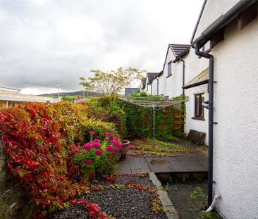 4 bedroom semi-detached house to rent - Photo 5