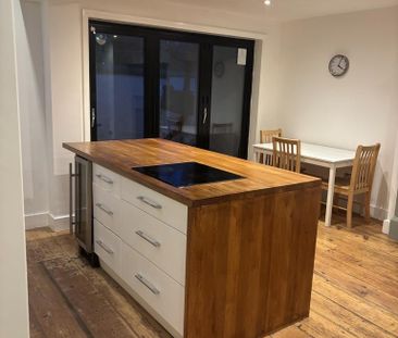 4 bedroom terraced house to rent - Photo 2