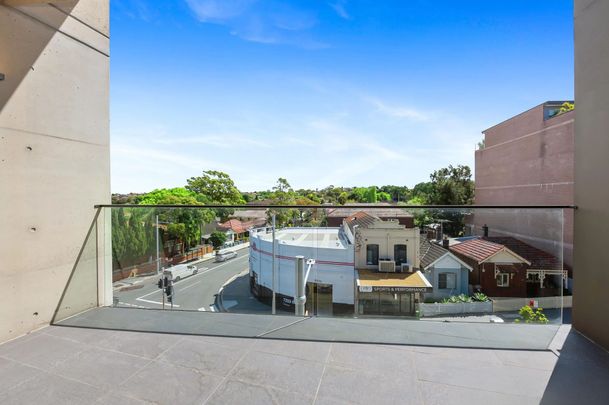 A Signature Blend of Design, Warmth & Urban Convenience - Photo 1