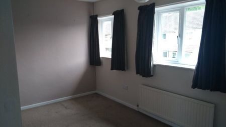 Jermyn Close, Cambridge £1,600 pcm ⓘ The monthly or weekly payment required by the landlord. Read our glossary page , 3 bedrooms, mid terrace house, to let * Tenant info - Photo 4